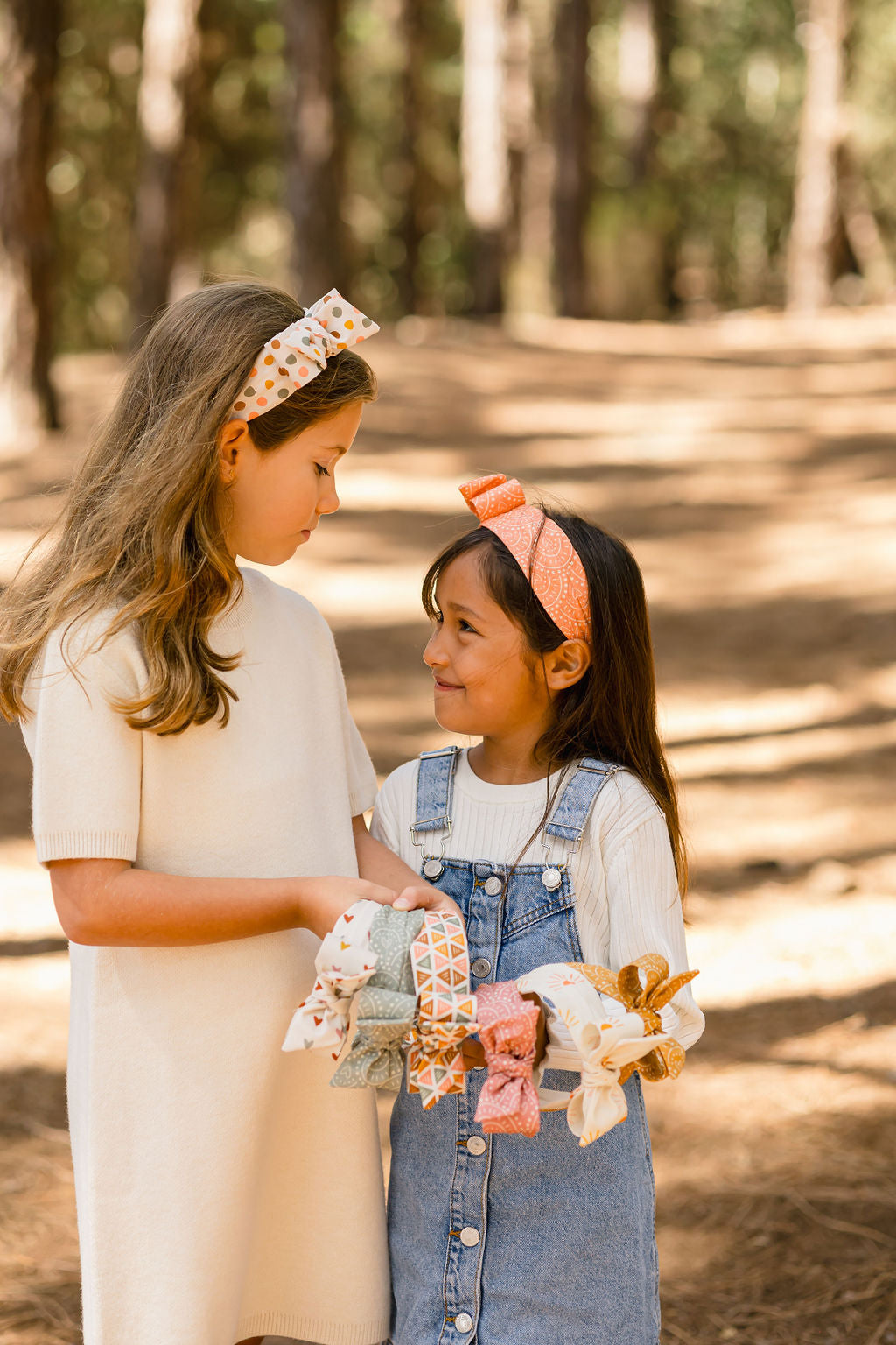 Diadema corazones naranja