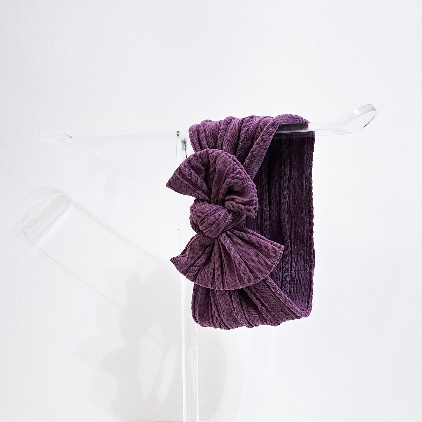 Diadema ancha púrpura