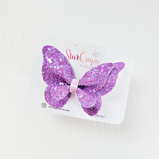 Mariposa encantada violeta
