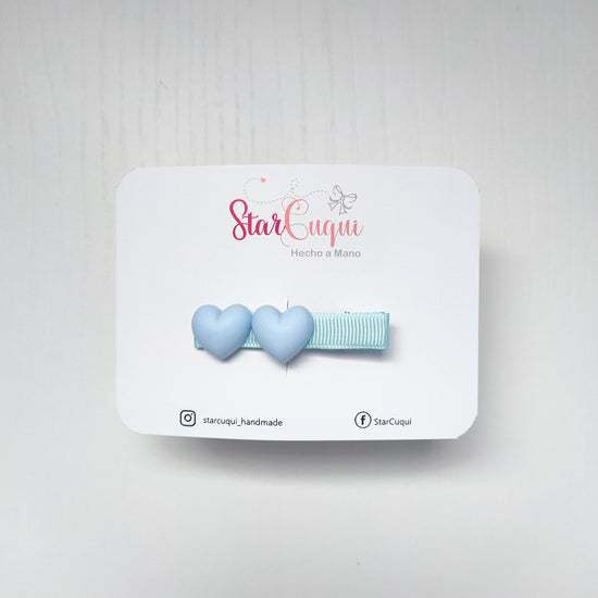 Pinza arcoíris corazón azul